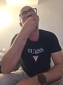 Snapshot of pareja47 chatting on June 5, 11:21 pm pareja47 online show from June 5, 11:21 pm