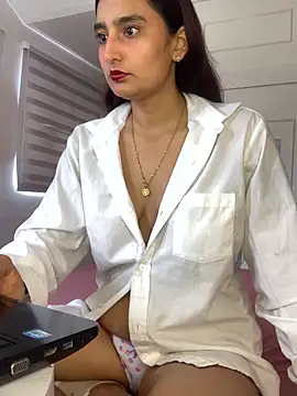 -BabyLuna online show from February 21, 2:18 pm