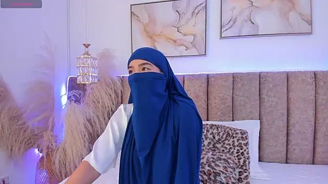 Snapshot of Yaasmin_ chatting on February 12, 7:42 pm Yaasmin online show from February 12, 7:42 pm