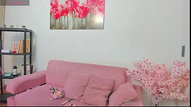 Snapshot of Kitty_f00x chatting on June 20, 1:36 pm Kitty f00x online show from June 20, 1:36 pm
