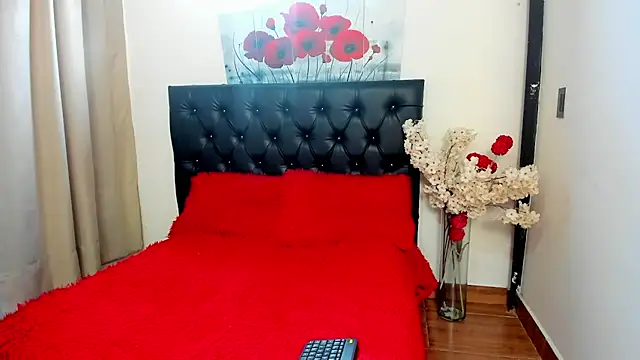 Snapshot of Kitty_f00x chatting on July 13, 1:03 pm Kitty f00x online show from July 13, 1:03 pm