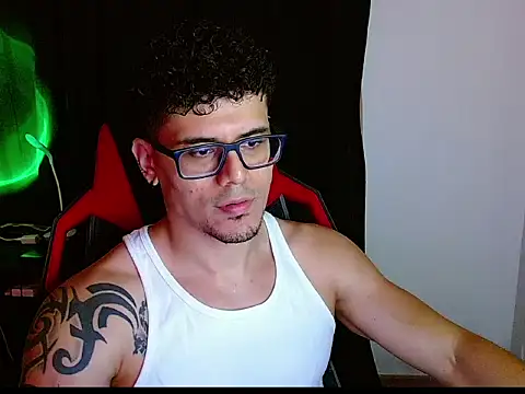 Snapshot of Logan0626 chatting on February 11, 12:48 am Logan0626 online show from February 11, 12:48 am