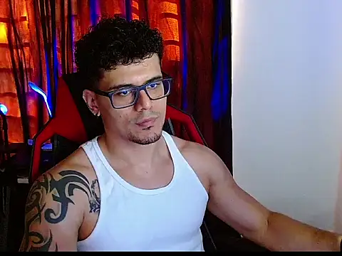 Snapshot of Logan0626 chatting on February 11, 9:20 pm Logan0626 online show from February 11, 9:20 pm