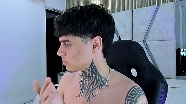 Declan-Foxx online show from April 6, 8:54 pm