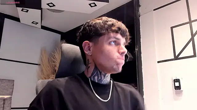 Declan-Foxx online show from April 7, 8:42 pm