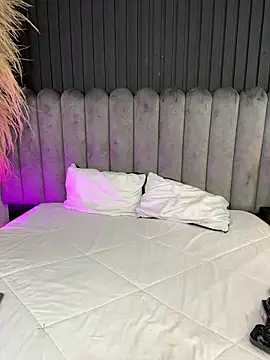 Nanda vixen  online show from March 14, 7:30 pm