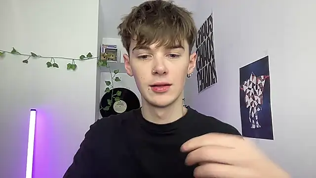 YourMilkyGuy online show from April 11, 5:17 pm