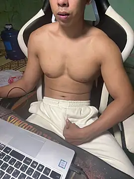 Snapshot of Graymenn chatting on February 24, 10:08 pm Graymenn online show from February 24, 10:08 pm