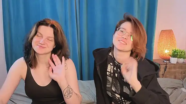 LatriceDosier online show from April 14, 9:10 pm