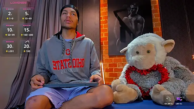 Snapshot of ItsZairen chatting on February 14, 4:31 am ItsZairen online show from February 14, 4:31 am