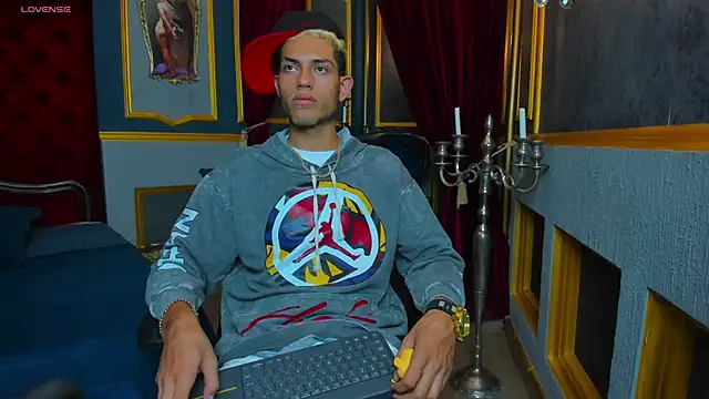 ItsZairen online show from March 17, 6:28 am