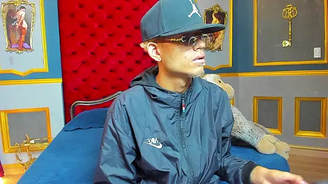 ItsZairen online show from March 28, 3:39 am