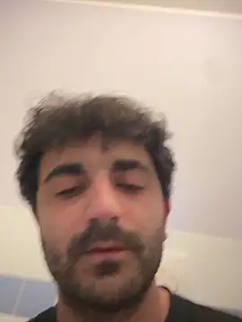 Snapshot of elia2711 chatting on February 19, 5:31 pm elia2711 online show from February 19, 5:31 pm