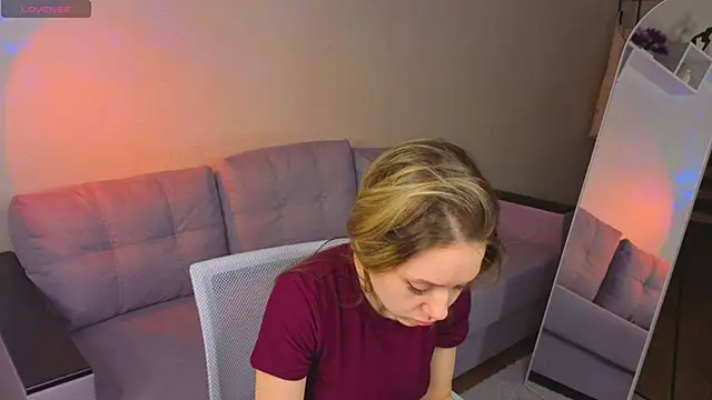 Snapshot of Mini_Allice chatting on February 23, 1:03 am Mini Allice online show from February 23, 1:03 am