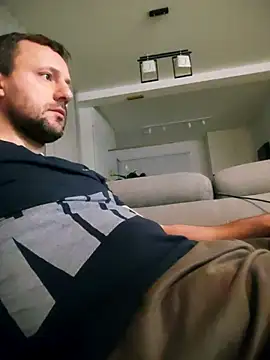 defaktor online show from March 2, 8:37 pm