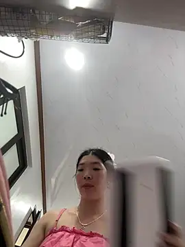 cuty lusy online show from April 1, 2:23 am