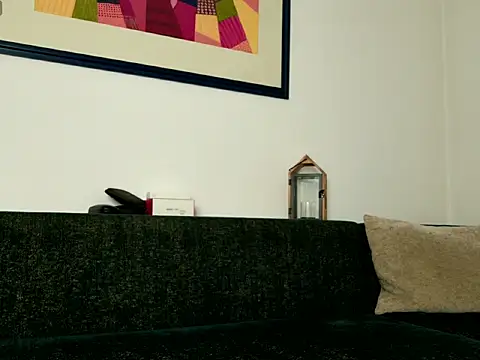 Snapshot of MiriamDelyn chatting on February 10, 1:48 pm MiriamDelyn online show from February 10, 1:48 pm