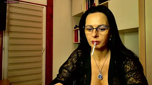 Snapshot of MiriamDelyn chatting on February 28, 6:09 pm MiriamDelyn online show from February 28, 6:09 pm