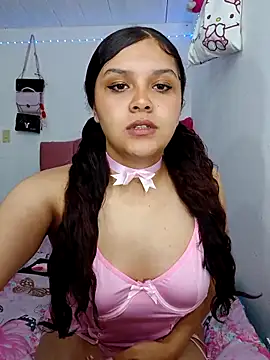 Snapshot of Katty_katt02 chatting on February 13, 3:57 am Katty katt02 online show from February 13, 3:57 am