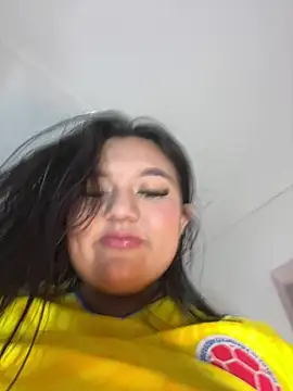 luna bradley  online show from June 12, 1:43 pm