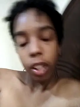 Snapshot of Roxilover chatting on February 8, 2:20 pm Roxilover online show from February 8, 2:20 pm