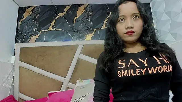 Snapshot of Kimmy_london19 chatting on February 17, 9:54 pm Kimmy london19 online show from February 17, 9:54 pm