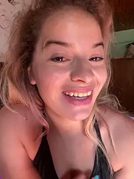 AriBeautiful online show from March 4, 2:34 pm