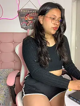 Snapshot of LilithRose_ chatting on February 24, 1:42 pm LilithRose online show from February 24, 1:42 pm