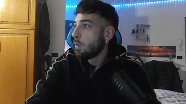 Snapshot of maestroboris95 chatting on February 9, 12:58 am maestroboris95 online show from February 9, 12:58 am