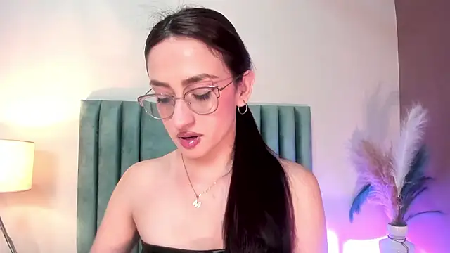 AndraCyruss online show from March 12, 12:17 am