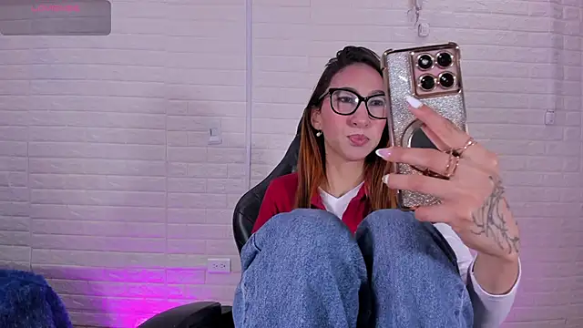 Sara Love 1 online show from March 26, 3:56 am