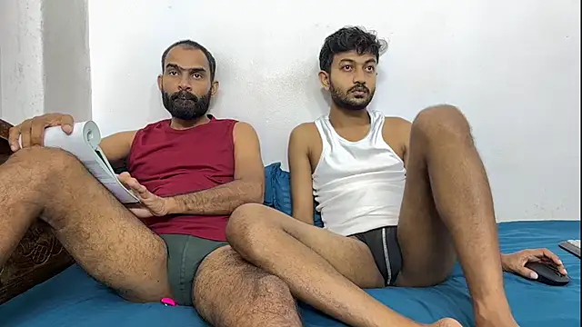 Snapshot of DesiDaddyandSon chatting on August 1, 12:37 pm DesiDaddyandSon online show from August 1, 12:37 pm