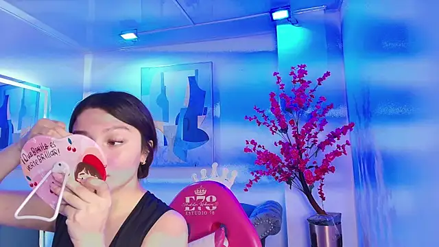 Chloe dolly online show from April 21, 11:16 am