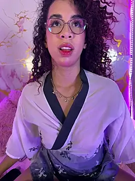 Woo isDaphne online show from March 7, 11:02 pm