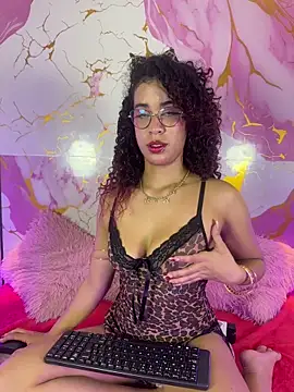 Woo isDaphne online show from April 5, 11:24 pm