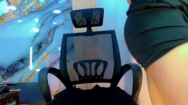 DaviidBuckx  online show from March 27, 8:26 am