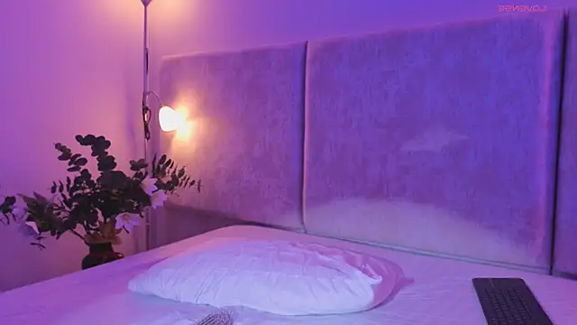 Nioki  online show from April 16, 3:18 am