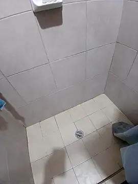 papi23l online show from April 14, 6:08 am