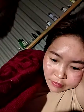 Yiyoongg online show from February 19, 2:35 pm