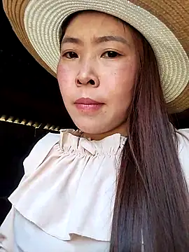 Yiyoongg online show from March 31, 3:08 am