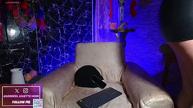 GoddessJulietteNoiir online show from May 24, 11:04 am