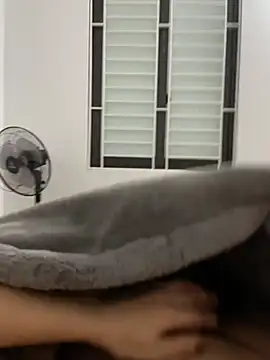 Snapshot of huyenzz chatting on February 19, 2:57 pm huyenzz online show from February 19, 2:57 pm