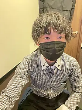 Snapshot of --ha-ru-- chatting on February 17, 11:40 am --ha-ru-- online show from February 17, 11:40 am