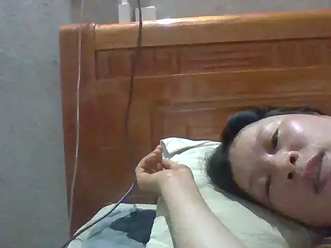 Snapshot of PTM99 chatting on February 15, 7:51 am PTM99 online show from February 15, 7:51 am