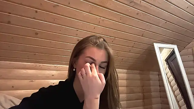 TessSamul online show from April 15, 8:09 pm