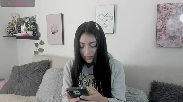 Snapshot of Alexaalove_1 chatting on February 19, 1:40 pm Alexaalove 1 online show from February 19, 1:40 pm