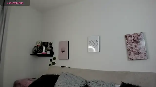 Snapshot of Alexaalove_1 chatting on February 24, 12:52 am Alexaalove 1 online show from February 24, 12:52 am