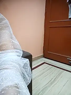 your-ayra online show from February 14, 6:04 pm