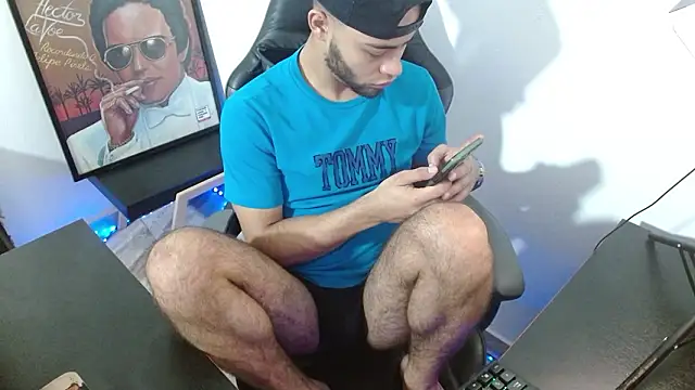 Snapshot of Xanderstone00 chatting on February 11, 2:44 pm Xanderstone00 online show from February 11, 2:44 pm