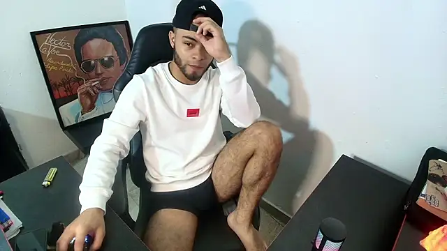 Snapshot of Xanderstone00 chatting on February 14, 10:17 pm Xanderstone00 online show from February 14, 10:17 pm